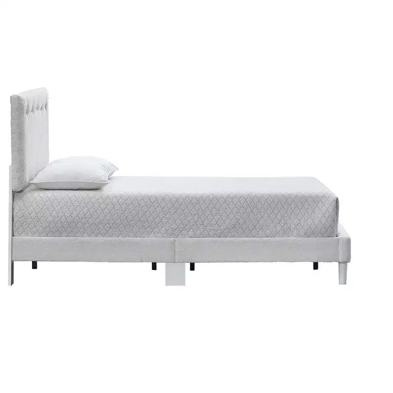 Letto imbottito color grano con piattaforma e doghe in legno