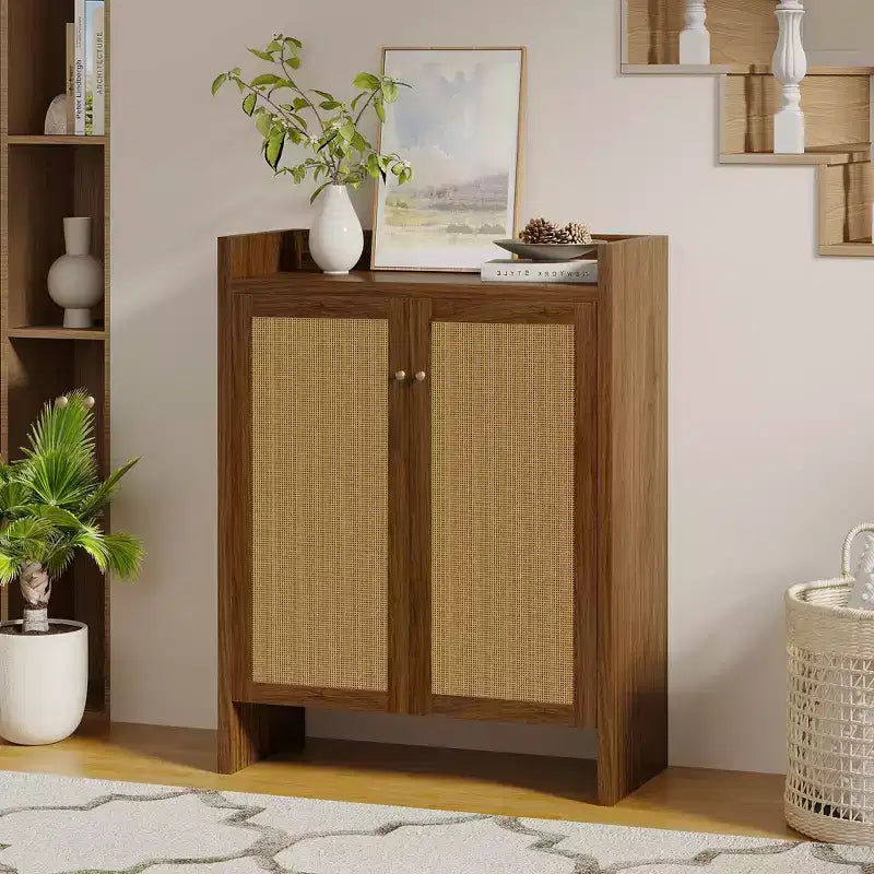 Scarpiera alta 108 cm con ante in rattan – Mobiletto a 6 ripiani regolabili, Noce