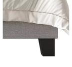 Letto a pannello con 2 comodini, grigio